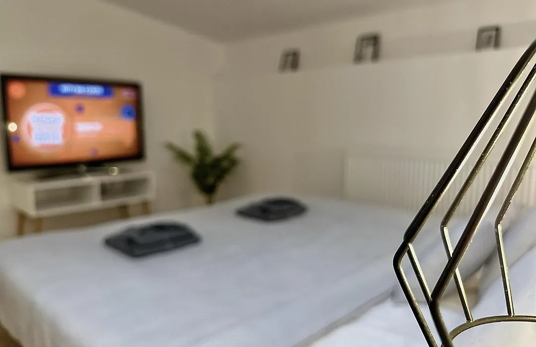 COZY OLD-Town Apartments at Kazimierz +AC, KITCHEN&NETFLIX-1