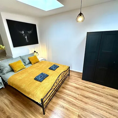 COZY OLD-Town Apartments at Kazimierz +AC, KITCHEN&NETFLIX-2