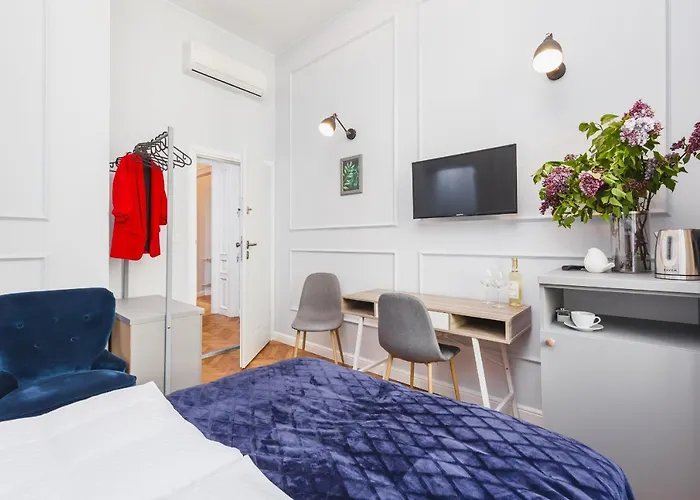 Traveler'S Best Choice - Old Town Guesthouse - By Upstairs